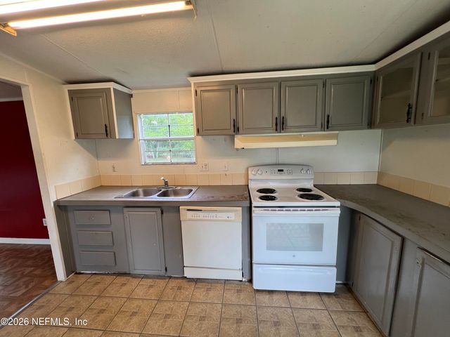 387 PARKRIDGE Avenue, Orange Park, FL 32065