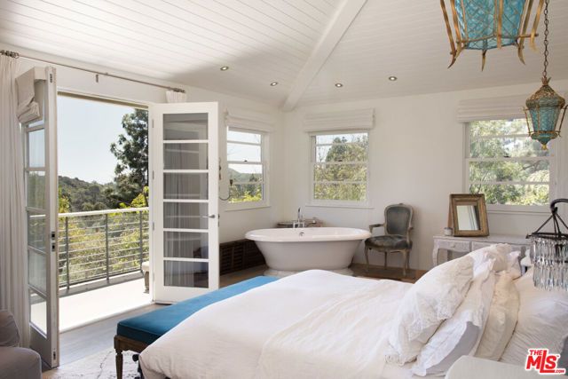 3220 Tahoe Place, Los Angeles, CA 90068