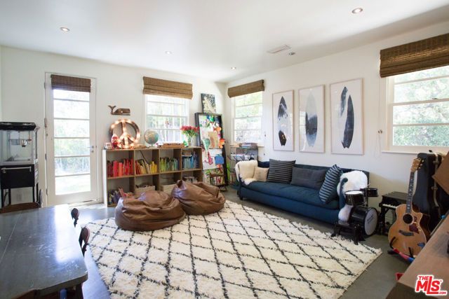 3220 Tahoe Place, Los Angeles, CA 90068