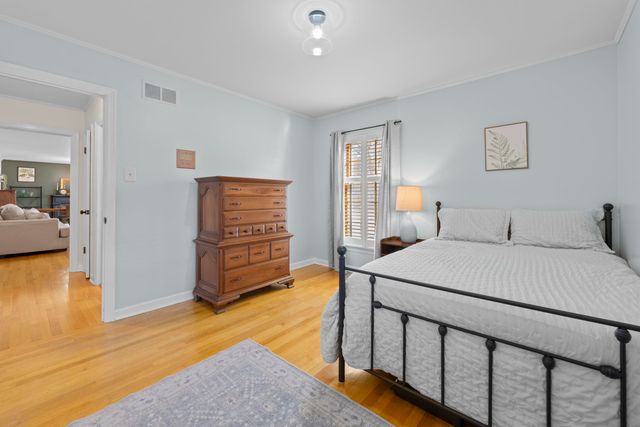 371 N MENDENHALL RD, Memphis, TN 38117