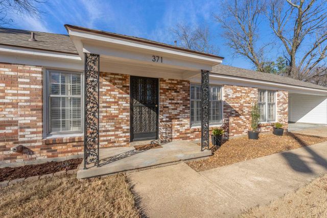 371 N MENDENHALL RD, Memphis, TN 38117