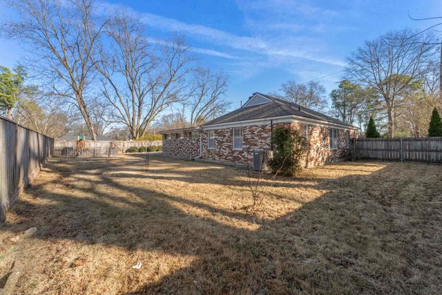 371 N MENDENHALL RD, Memphis, TN 38117