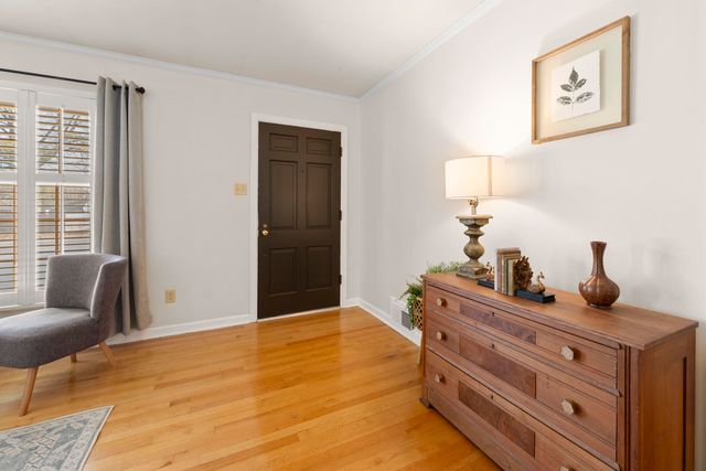 371 N MENDENHALL RD, Memphis, TN 38117