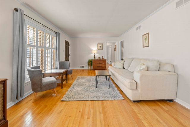 371 N MENDENHALL RD, Memphis, TN 38117