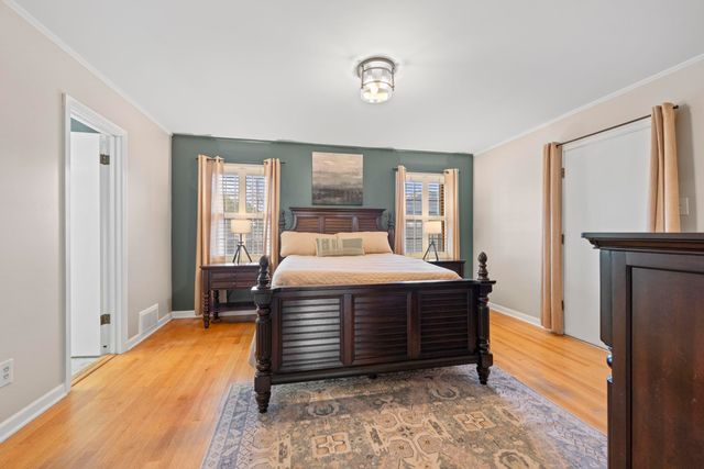 371 N MENDENHALL RD, Memphis, TN 38117