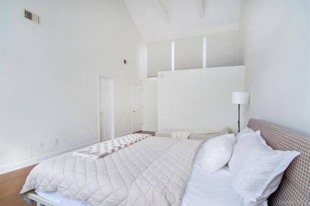 110 Valleyview Road, Irvington, NY 10533