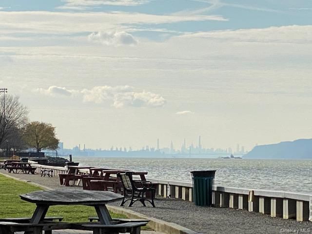 110 Valleyview Road, Irvington, NY 10533