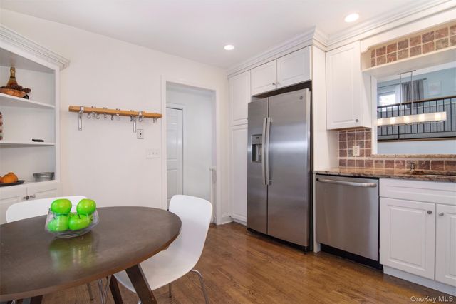 110 Valleyview Road, Irvington, NY 10533