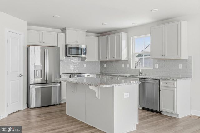 225 CARACAS BLVD, Martinsburg, WV 25403