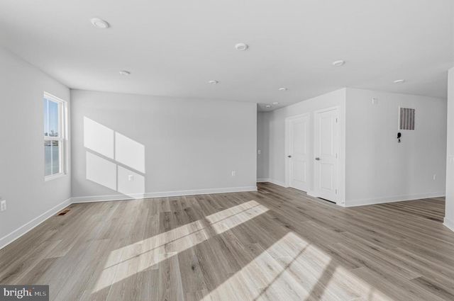 225 CARACAS BLVD, Martinsburg, WV 25403