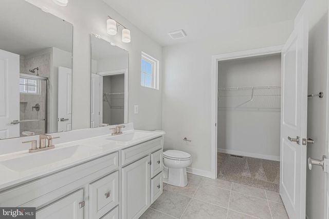 225 CARACAS BLVD, Martinsburg, WV 25403