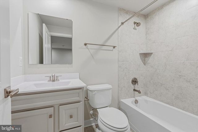 225 CARACAS BLVD, Martinsburg, WV 25403