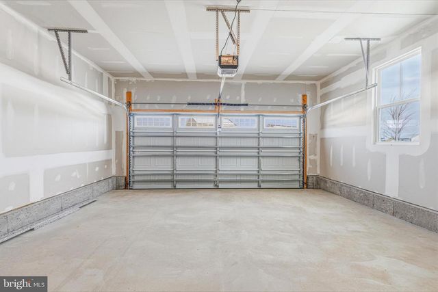 225 CARACAS BLVD, Martinsburg, WV 25403