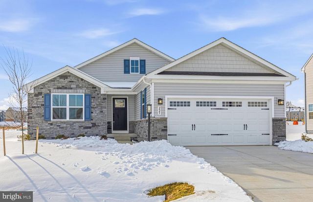 225 CARACAS BLVD, Martinsburg, WV 25403