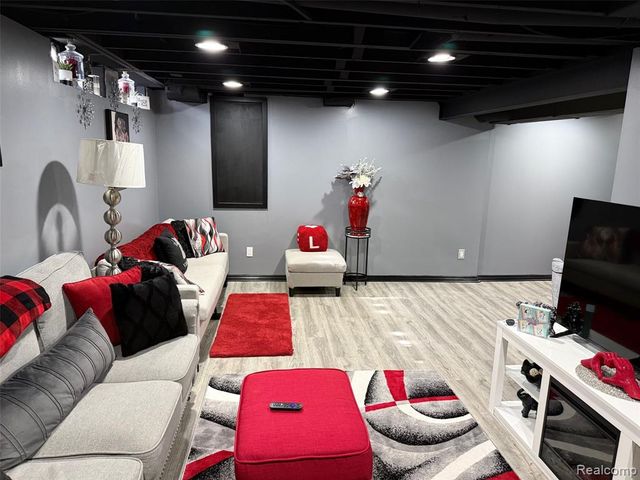 24116 Quad Park Lane 4, Clinton Township, MI 48035