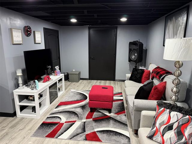 24116 Quad Park Lane 4, Clinton Township, MI 48035