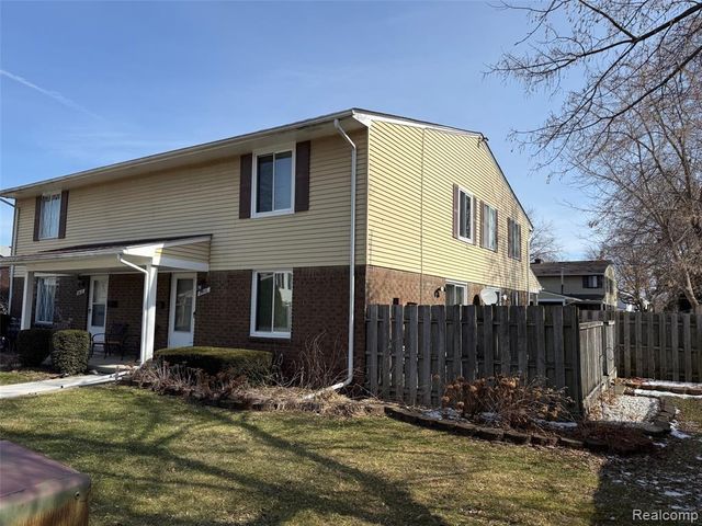 24116 Quad Park Lane 4, Clinton Township, MI 48035