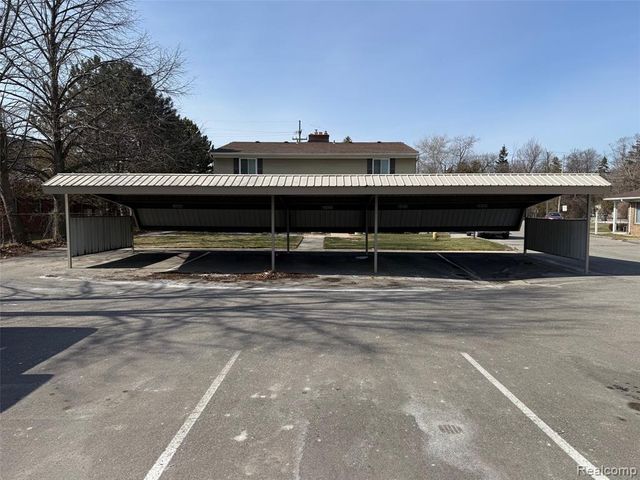 24116 Quad Park Lane 4, Clinton Township, MI 48035