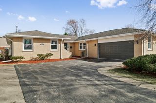 1333 N Ridge Avenue, Arlington Heights, IL 60004