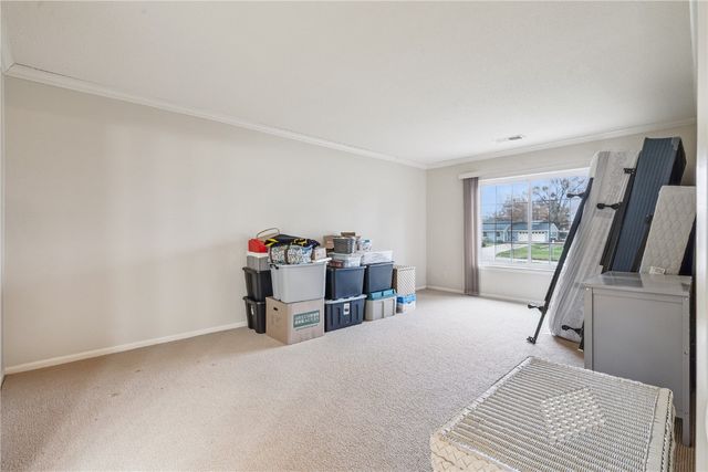 100 Thompson Dr SE 116, Cedar Rapids, IA 52403