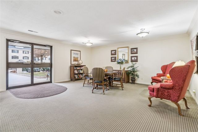 100 Thompson Dr SE 116, Cedar Rapids, IA 52403