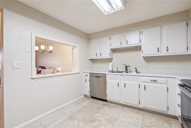 100 Thompson Dr SE 116, Cedar Rapids, IA 52403