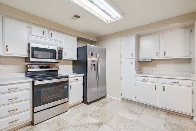 100 Thompson Dr SE 116, Cedar Rapids, IA 52403