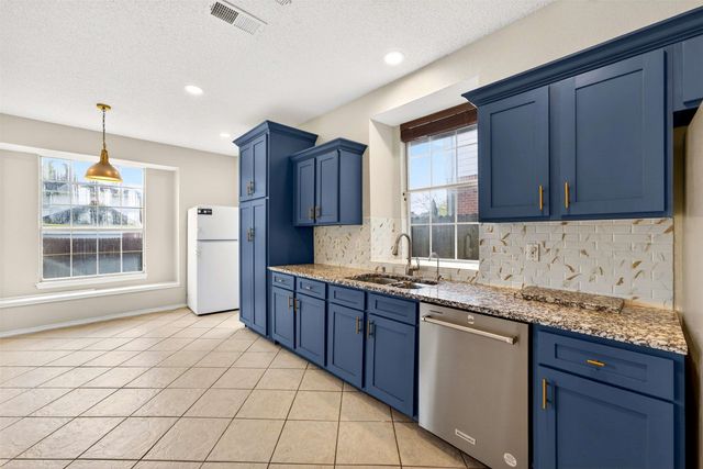 2124 Newport Drive, Flower Mound, TX 75028