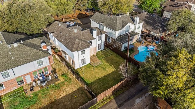 2124 Newport Drive, Flower Mound, TX 75028