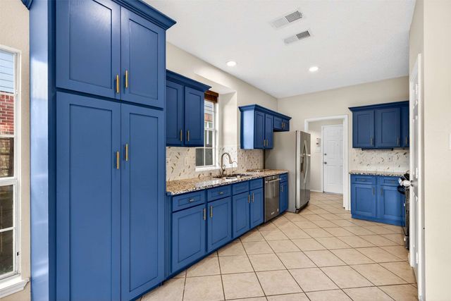 2124 Newport Drive, Flower Mound, TX 75028