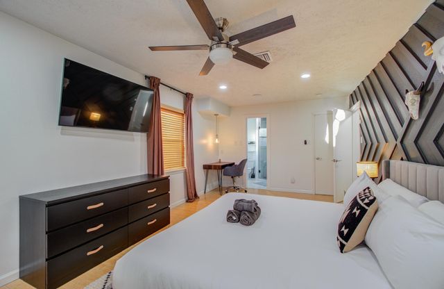 9614 Springmont Drive, Houston, TX 77080