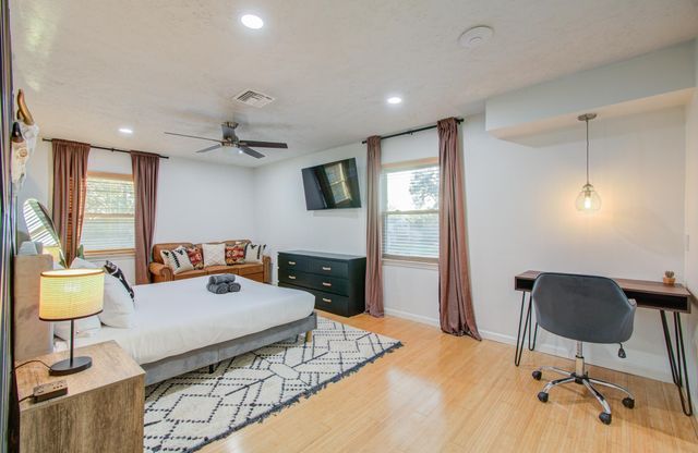 9614 Springmont Drive, Houston, TX 77080