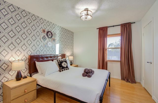 9614 Springmont Drive, Houston, TX 77080