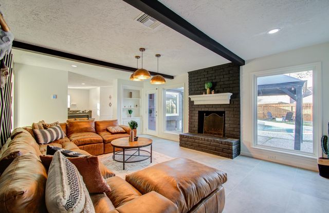 9614 Springmont Drive, Houston, TX 77080