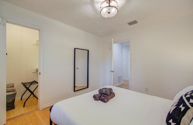 9614 Springmont Drive, Houston, TX 77080