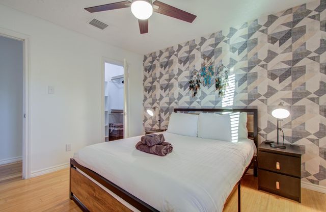 9614 Springmont Drive, Houston, TX 77080