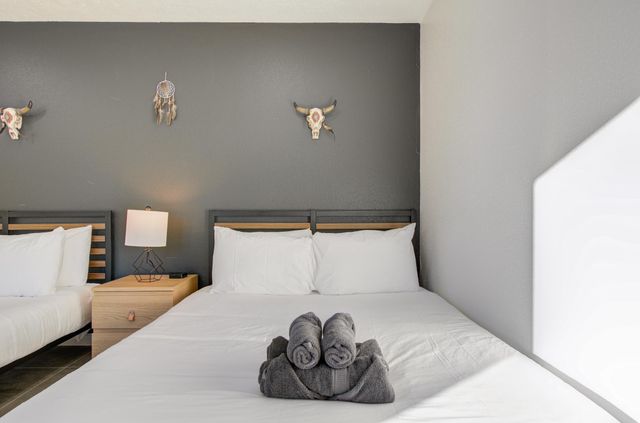 9614 Springmont Drive, Houston, TX 77080