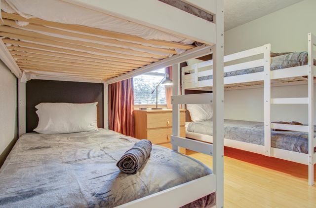 9614 Springmont Drive, Houston, TX 77080