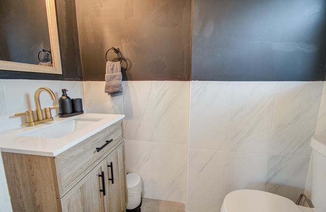 9614 Springmont Drive, Houston, TX 77080