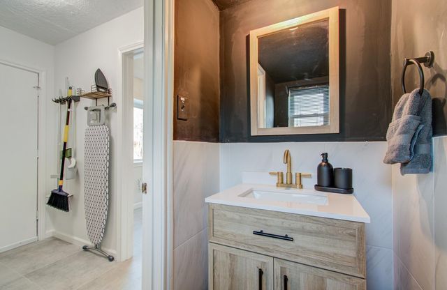 9614 Springmont Drive, Houston, TX 77080