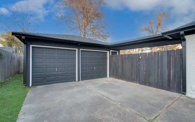 9614 Springmont Drive, Houston, TX 77080