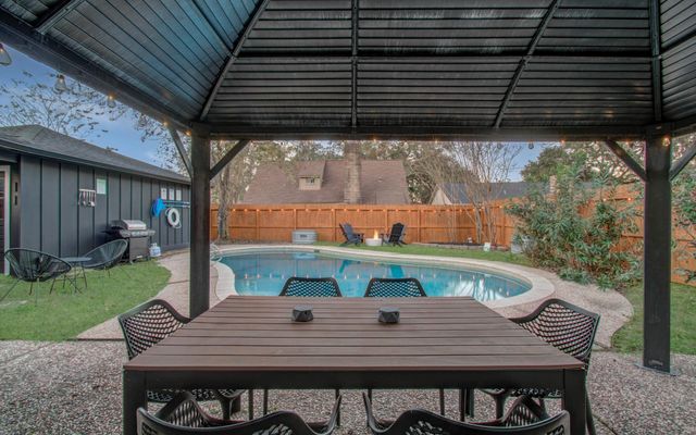 9614 Springmont Drive, Houston, TX 77080