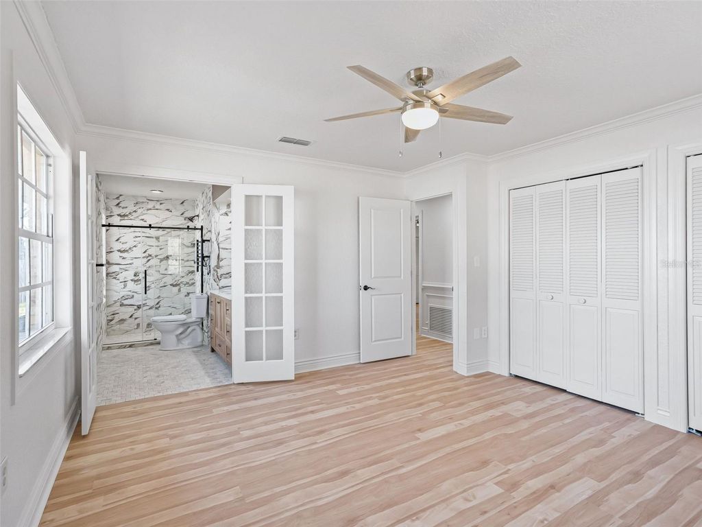 Image 19 of property listing at 10916 SE TIMUCUAN ROAD, Summerfield, FL 34491