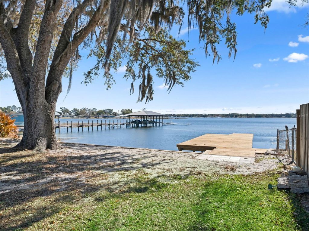 Image 33 of property listing at 10916 SE TIMUCUAN ROAD, Summerfield, FL 34491