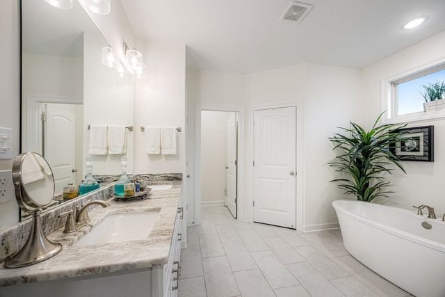 661 WOODLAND FOX LN, Unincorporated, TN 38018