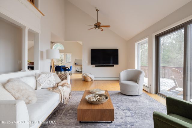 51 Barnum Road, Windham, NY 12496