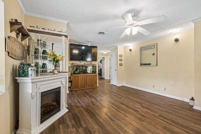 180 Lock Seven Ln, Carthage, TN 37030