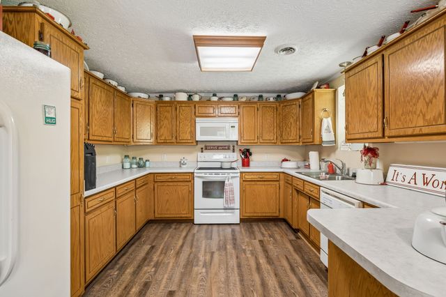 180 Lock Seven Ln, Carthage, TN 37030