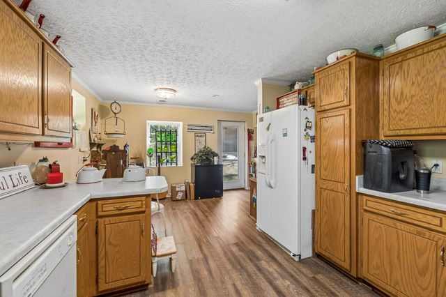 180 Lock Seven Ln, Carthage, TN 37030