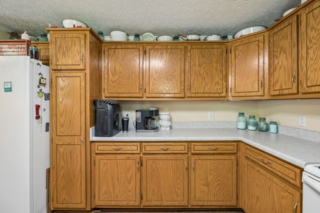 180 Lock Seven Ln, Carthage, TN 37030